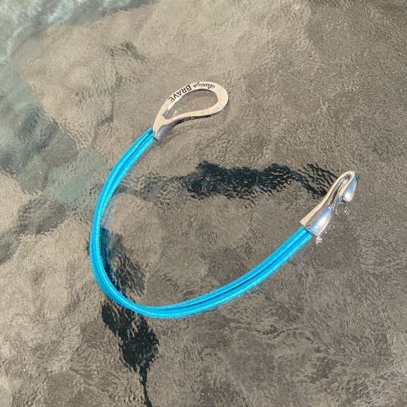 Always Brave Elastic Bracelet - Picture 3 of 4